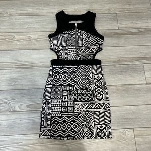 Tribal zip up dress cut out sides black and white size small no tags